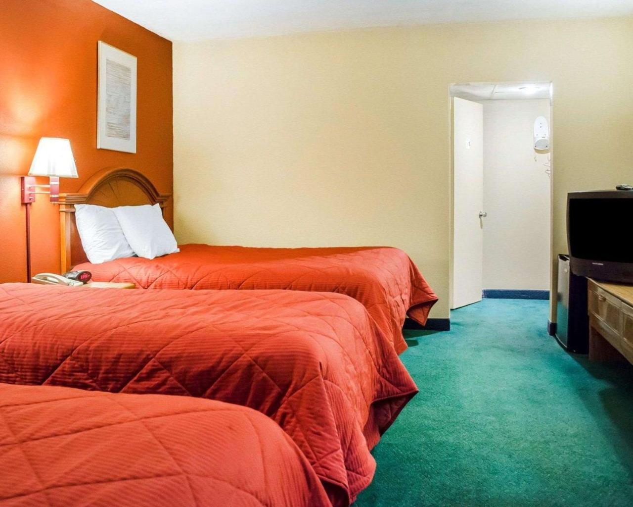 Rodeway Inn Harrisburg Exterior photo